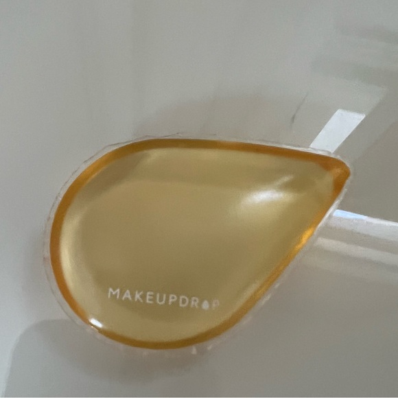 MAKEUPDROP Silicone Beauty Applicator - Picture 4 of 4